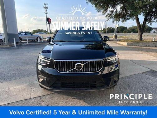 2025 Volvo XC40 B5 Core Bright Theme