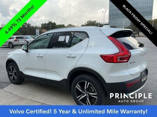 2025 Volvo XC40 B5 Core Bright Theme