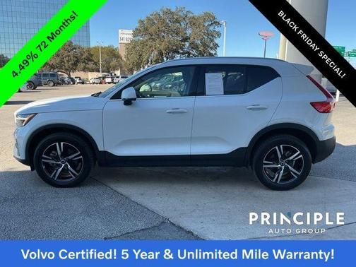 2025 Volvo XC40 B5 Core Bright Theme