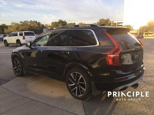 2019 Volvo XC90 T6 Momentum