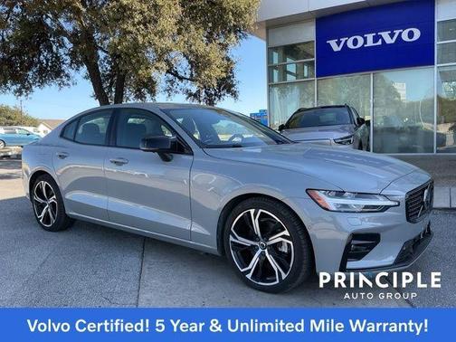 2024 Volvo S60 B5 Plus Dark Theme