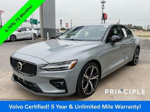 2024 Volvo S60 B5 Plus Dark Theme