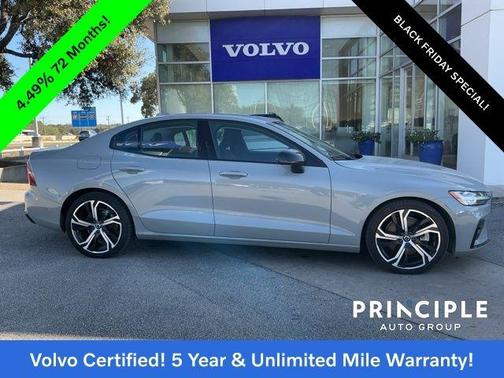 2024 Volvo S60 B5 Plus Dark Theme