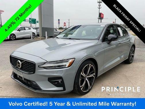 2024 Volvo S60 B5 Plus Dark Theme