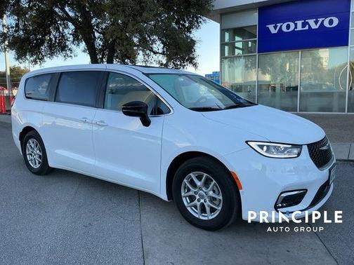 2024 Chrysler Pacifica Touring-L