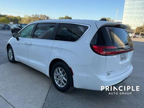 2024 Chrysler Pacifica Touring-L