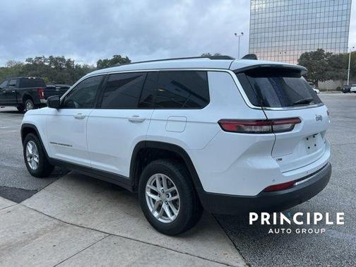 2022 Jeep Grand Cherokee L Laredo