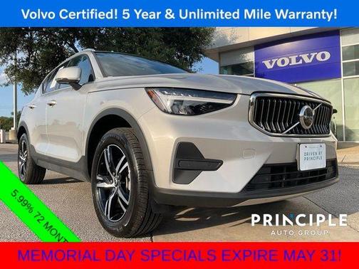 2025 Volvo XC40 B5 Core Bright Theme