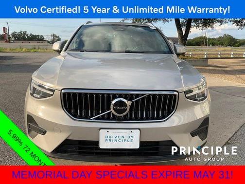 2025 Volvo XC40 B5 Core Bright Theme