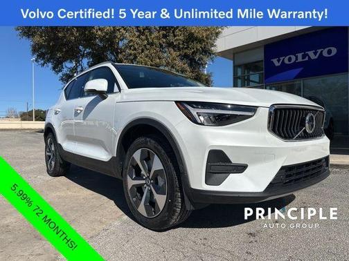 2025 Volvo XC40 B5 Core Bright Theme