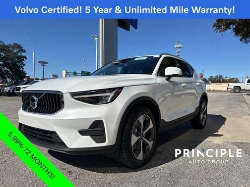 2025 Volvo XC40 B5 Core Bright Theme