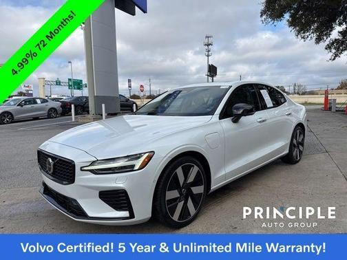 2024 Volvo S60 Recharge Plug-In Hybrid T8 Plus Dark Theme