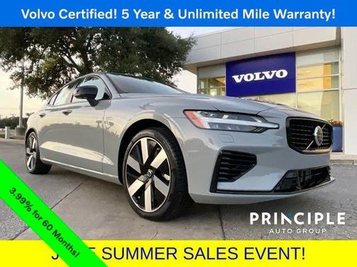 2024 Volvo S60 Recharge Plug-In Hybrid T8 Ultimate Dark Theme