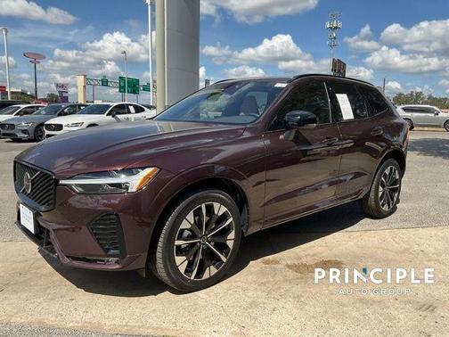 2026 Volvo XC60 B5 Plus