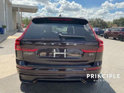 2026 Volvo XC60 B5 Plus