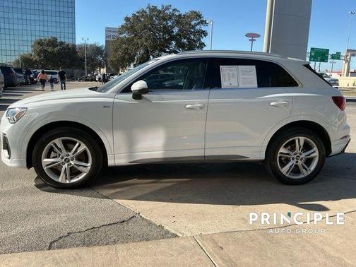 2022 Audi Q3 45 S line Premium