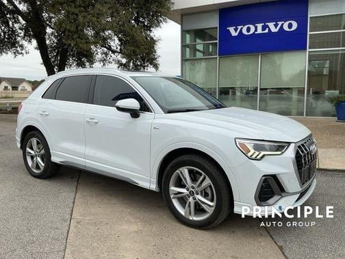 2022 Audi Q3 45 S line Premium