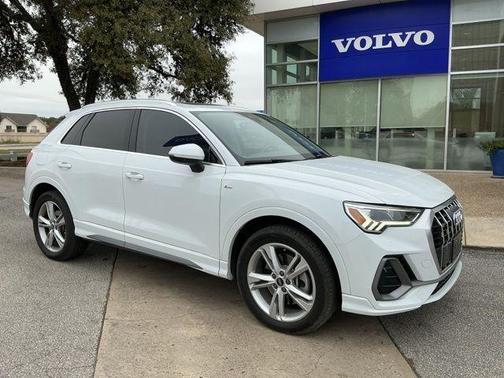 2022 Audi Q3 45 S line Premium