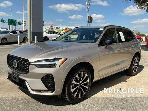 2025 Volvo XC60 B5 Plus