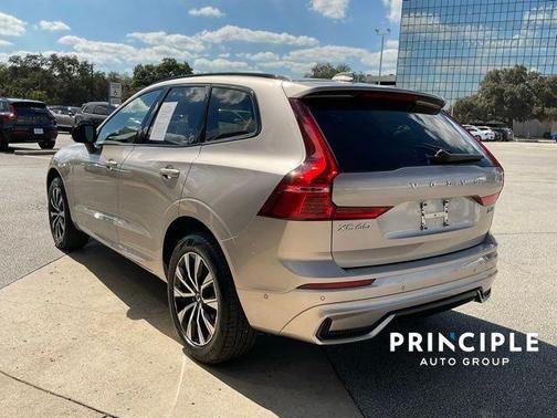 2025 Volvo XC60 B5 Plus
