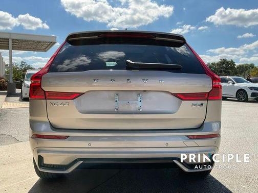 2025 Volvo XC60 B5 Plus
