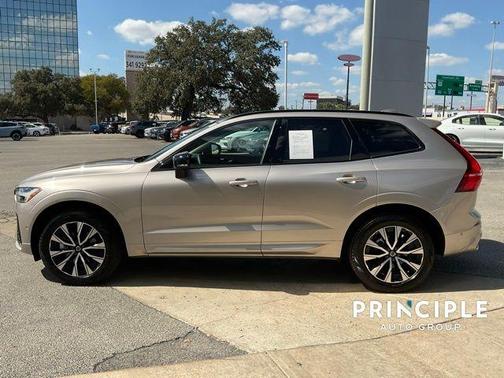 2025 Volvo XC60 B5 Plus