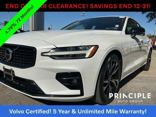 2024 Volvo S60 B5 Core Dark Theme