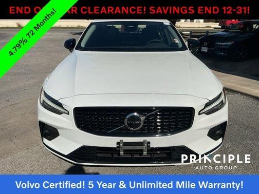 2024 Volvo S60 B5 Core Dark Theme