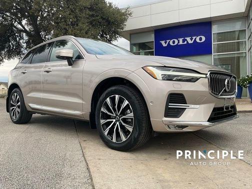 2023 Volvo XC60 B5 Plus Bright Theme