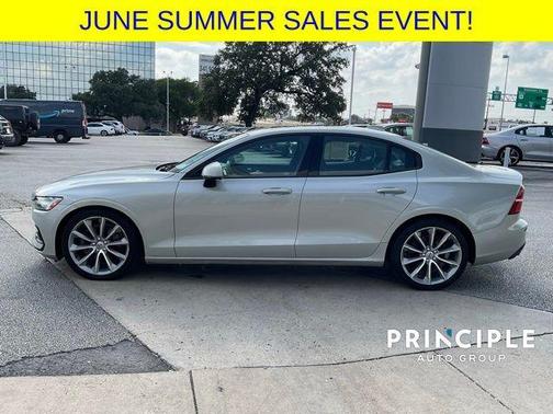 2020 Volvo S60 T5 Momentum