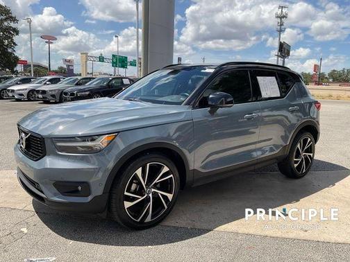 2020 Volvo XC40 T4 R-Design