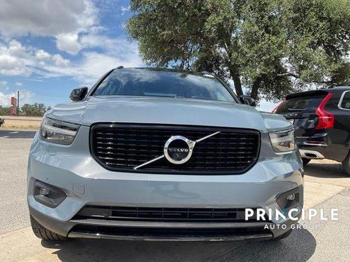2020 Volvo XC40 T4 R-Design