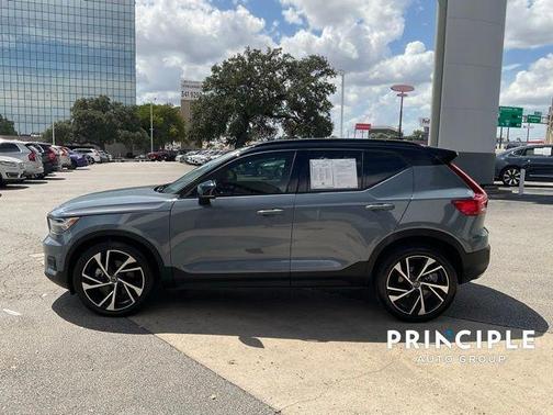 2020 Volvo XC40 T4 R-Design