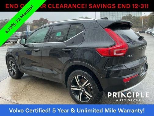 2025 Volvo XC40 B5 Core Bright Theme
