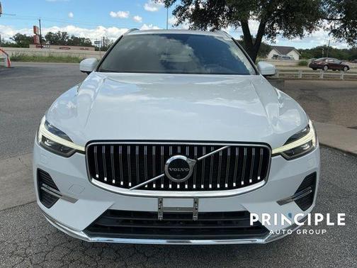 2023 Volvo XC60 B5 Plus Bright Theme
