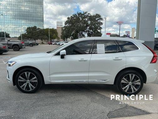 2023 Volvo XC60 B5 Plus Bright Theme