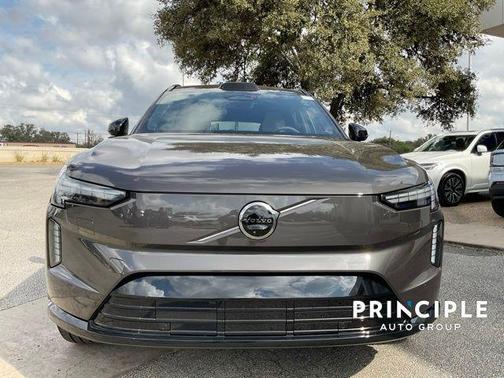 2025 Volvo EX90 Twin Motor Plus