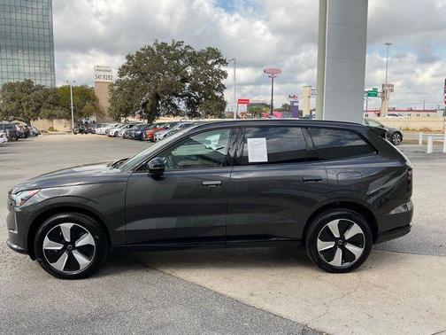 2025 Volvo EX90 Twin Motor Plus