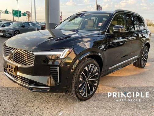 2025 Volvo XC90 B6 Plus 7-Seater