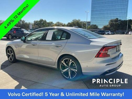 2023 Volvo S60 Recharge Plug-In Hybrid T8 Plus Dark Theme