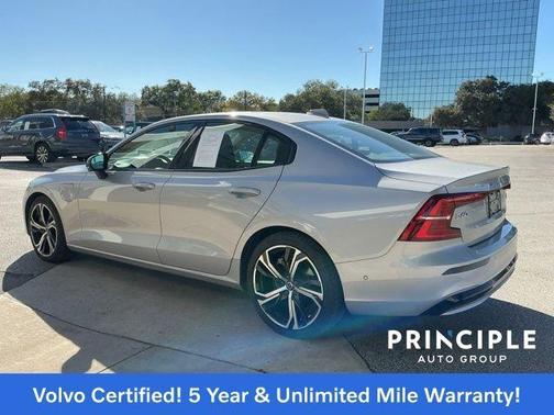 2023 Volvo S60 Recharge Plug-In Hybrid T8 Plus Dark Theme