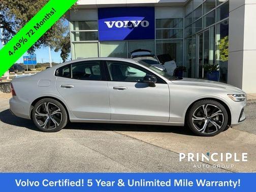 2023 Volvo S60 Recharge Plug-In Hybrid T8 Plus Dark Theme