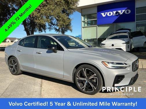 2023 Volvo S60 Recharge Plug-In Hybrid T8 Plus Dark Theme