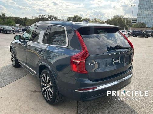 2025 Volvo XC90 B5 Core