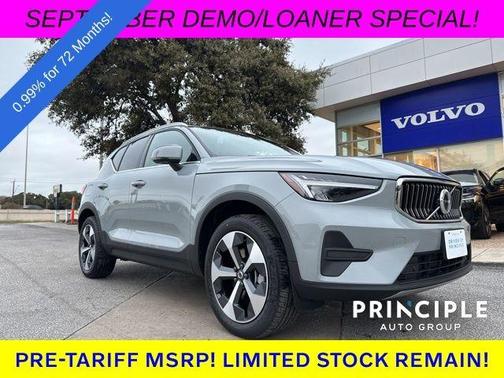 2025 Volvo XC40 B5 Core Bright Theme
