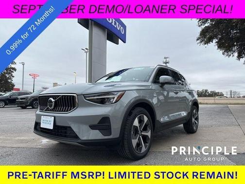 2025 Volvo XC40 B5 Core Bright Theme