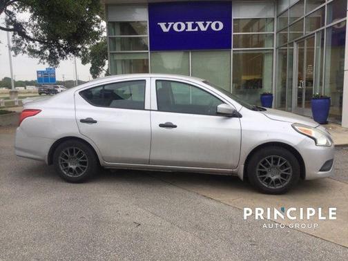 2016 Nissan Versa 1.6 S+