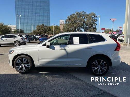 2023 Volvo XC60 B5 Plus Bright Theme