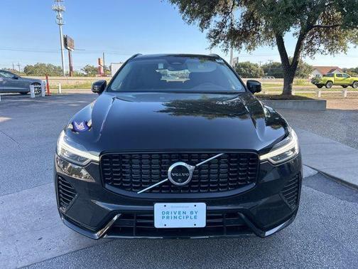 2025 Volvo XC60 Plug-In Hybrid T8 Plus