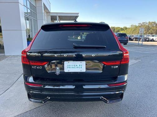 2025 Volvo XC60 Plug-In Hybrid T8 Plus